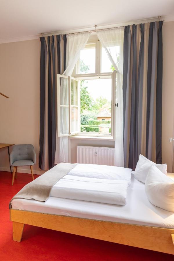 Hotel Kavaliershaus Krumke - Gaestehaus Im Schlosspark - Schluesselbox - Kein Tv Exteriér fotografie