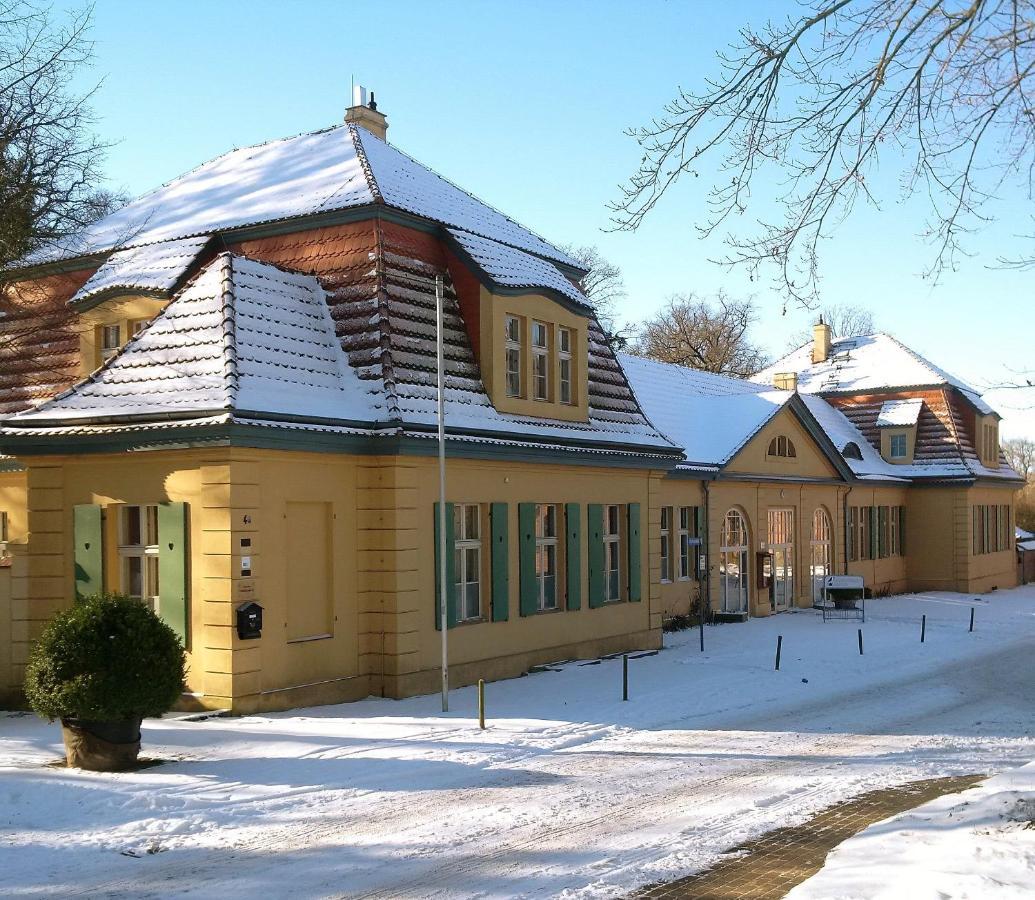 Hotel Kavaliershaus Krumke - Gaestehaus Im Schlosspark - Schluesselbox - Kein Tv Exteriér fotografie